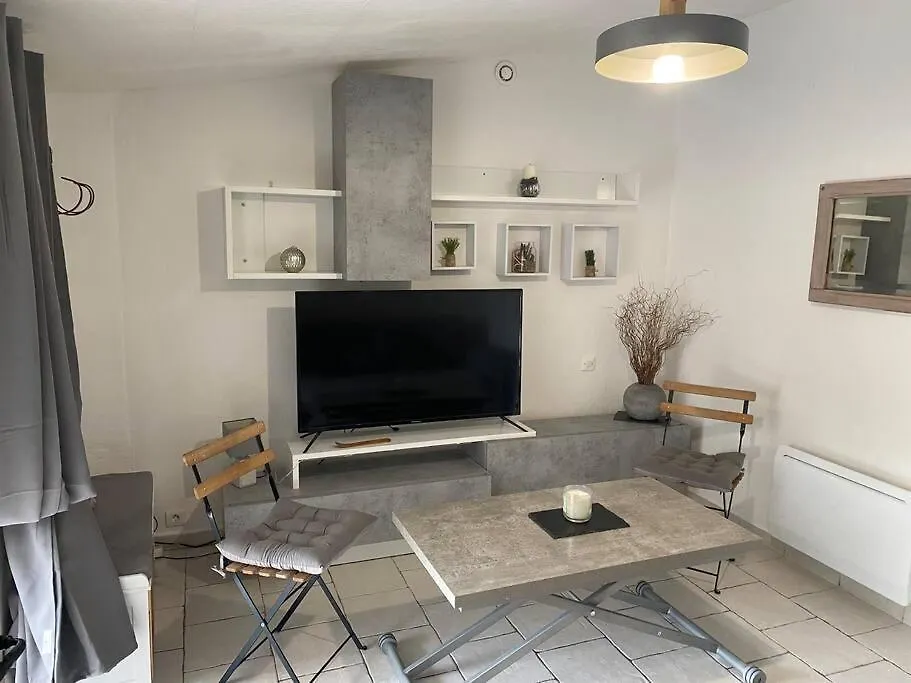 Charmante Maison Avec Piscine Gourdon  Apartment